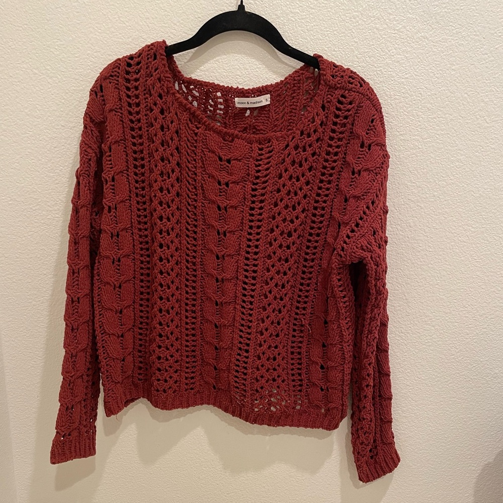 Moon & Madison Open-Knit Textured Sweater in Brick Red – Size S